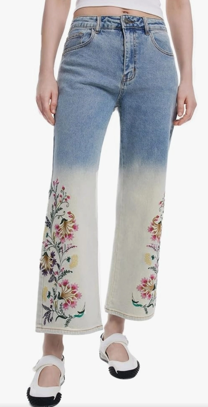 Jeans Desigual con Detalles Bordados
